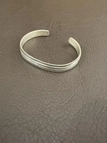 NAVAJO Bruce Morgan 치즐 워크 뱅글 STERLING