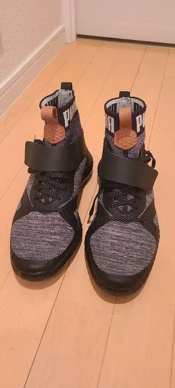 PUMA IGNITE 하이컷 신발 그레이/블랙