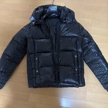 TATRAS 블랙 다운 자켓 후드 부착