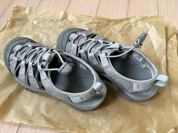 KEEN 샌들 뉴포트 그레이 22.5cm