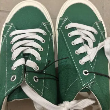 그린 스니커즈 CONVERSE 스타일