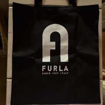 FURLA 로고 블랙 에코백