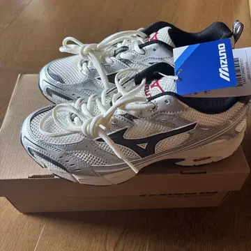 미즈노 스니커즈 MXR