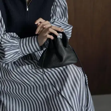 etre tokyo Inswirl 지비에 가죽 컴팩트 숄더백