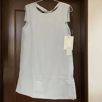 QTUME 스카이블루 슬리브리스 튜닉 38