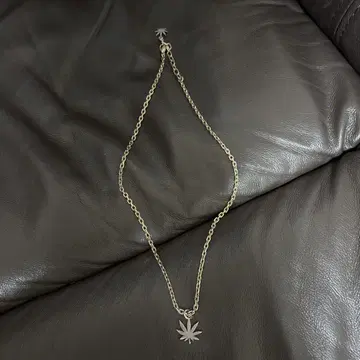 HUF 마리화나 리프 목걸이