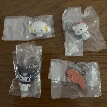 산리오 메지루시 참 가챠 쿠로미 챠미키티 키리미 코기뮨