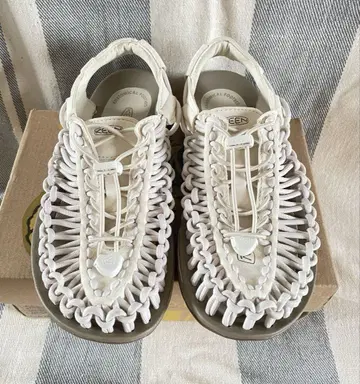 KEEN 킨 유니크 화이트 US 6.5 23cm 전후, 새상품급입니다.