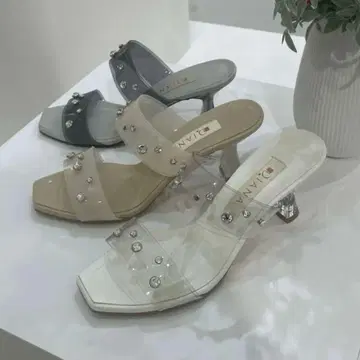 DIANA 샌들