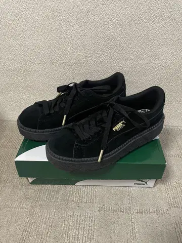 PUMA 블랙 스웨이드 스니커즈