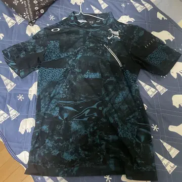 새상품급 OAKLEY SKULL 오클리 반팔 모크넥 셔츠