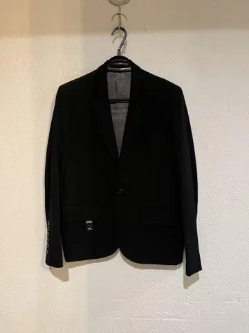 SHAREEF 블랙 테일러드 자켓