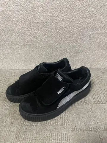 PUMA 블랙 스웨이드 2 스니커즈