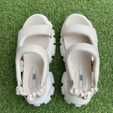 통굽 베이지 슬라이드 샌들 사이즈 S
