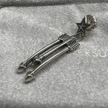 CODY Triple Arrow Star Earring Curved