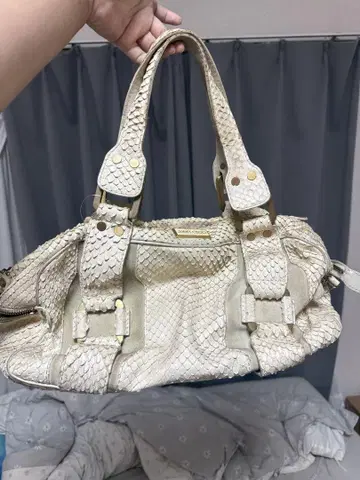 Jimmy Choo 아이보리 스네이크 스킨 핸드백