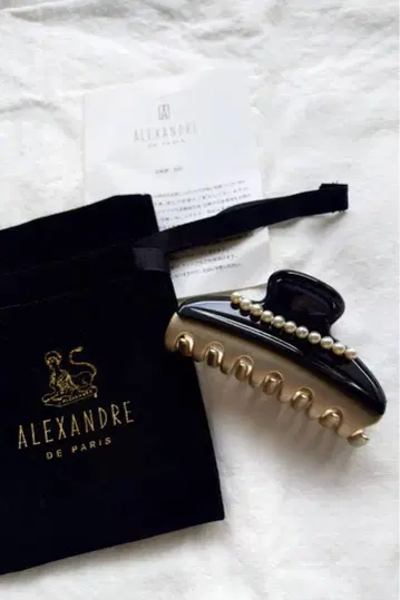 ALEXANDRE DE PARIS 펄 장식 헤어 클립