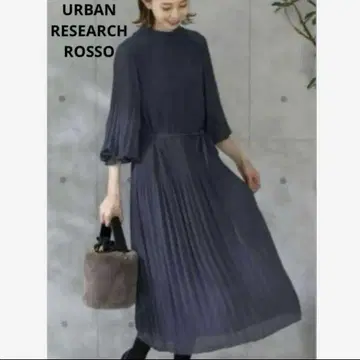 인기 새상품급 URBAN RESEARCH ROSSO 랜덤 플리츠 원피스