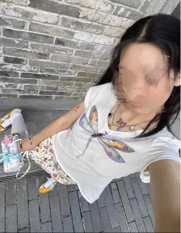 화이트 나비 프린트 y2kT 셔츠 M