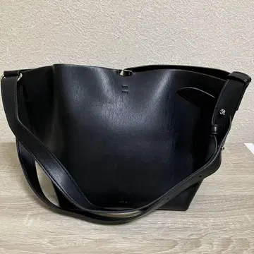69 & MyuQ 앤드뮤크 블랙 숄더백