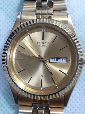 CITIZEN 골드 쿼츠 손목시계