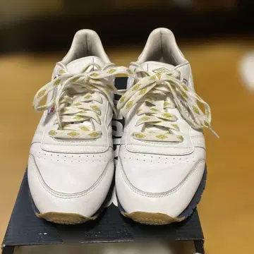 Reebok classic BEAMS 화이트 스니커즈