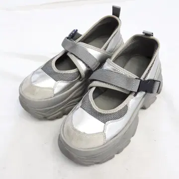 JEANASIS(지나시스) / asymmetry sneakers 통굽