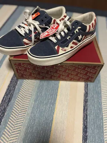 새상품 레어 VANS 스니커즈 26.5