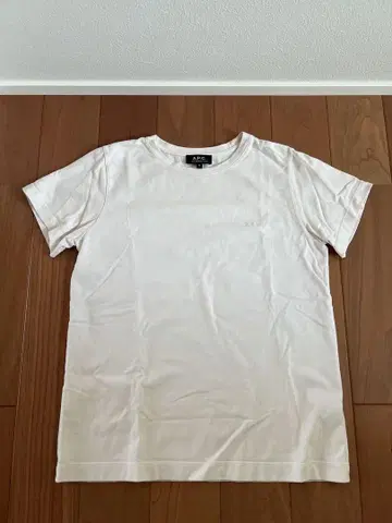 APC 로고 티셔츠 M 사이즈