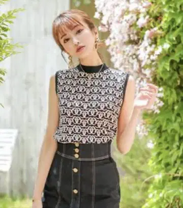 에밀리아 위즈 모노그램 슬리브리스 M