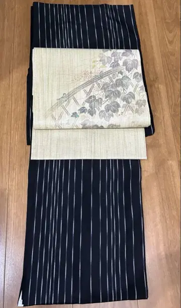 검은색 흰색 줄무늬 홑옷 명주