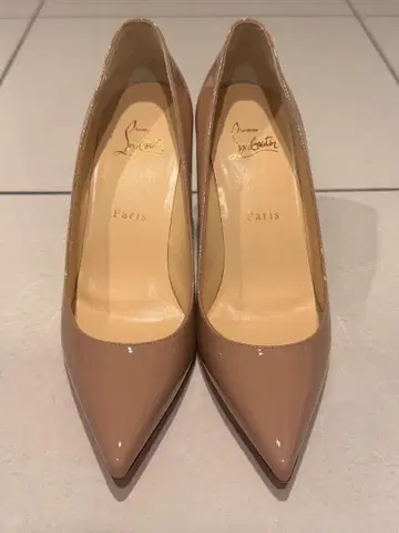 Christian Louboutin 베이지 하이힐