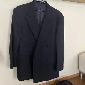 하디 에이미스 남성용 수트
