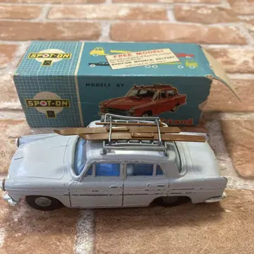 SPOT-ON AUSTIN A60 CAMBRIDGE 1/42 스케일