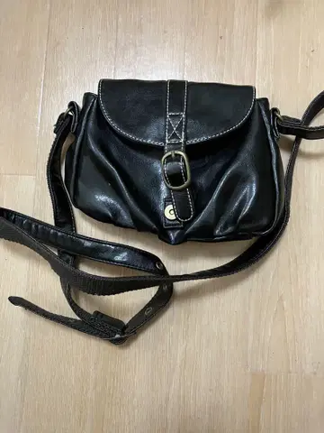 블랙 가죽 숄더백