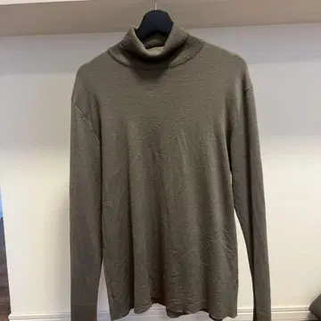 UNITED TOKYO 울 터틀넥 스웨터 사이즈 2