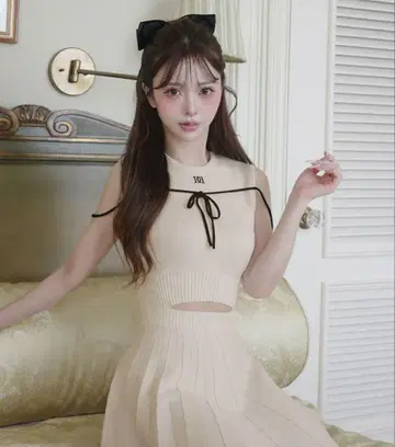 Darich 허리 오픈 스트링 니트 미니 원피스