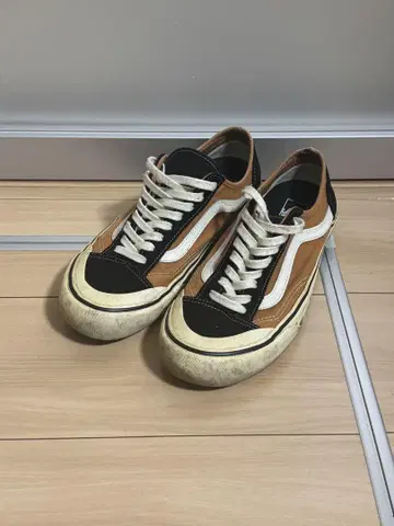 VANS 스니커즈