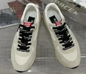 [싸게 내놓습니다] Golden Goose 화이트 스니커즈 36
