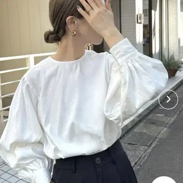 미사용 새상품 select moca 볼륨 슬리브 블라우스 화이트