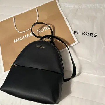 [새상품] MICHAEL KORS 블랙 백팩