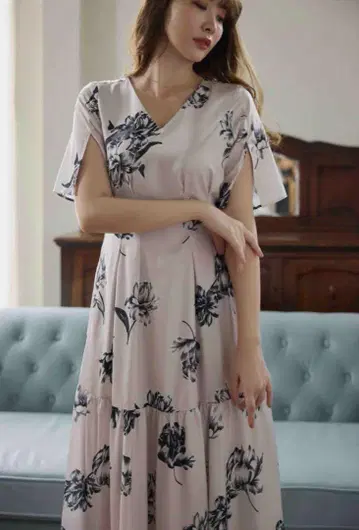 완판템! Monochrome Peony Satin Dress