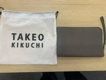 [새상품급] TAKEO KIKUCHI 그레이 클러치백 수납 가방 포함