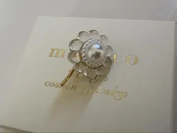 maruo costume jewelry pony hook vintage