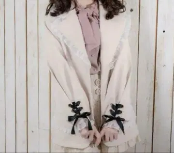 로지타 시어 프릴 비쥬 버튼 자켓