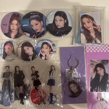 ITZY 예지 캔뱃지 아크릴 스탠드 키링 트레이딩 카드 묶음 판매