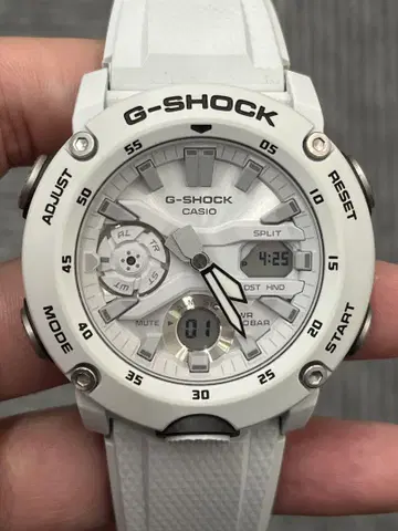 CASIO G-SHOCK GA-2000S-7AJF 쿼츠 손목시계 화이트