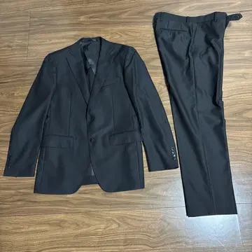 남성용 블랙 수트