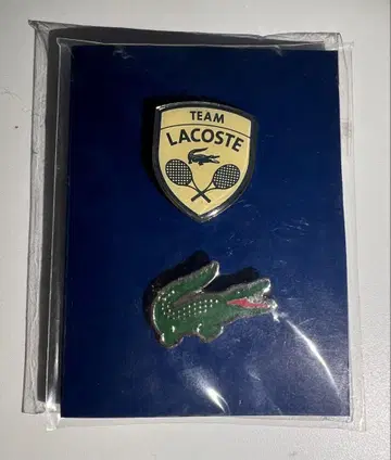 LACOSTE 핀 배지