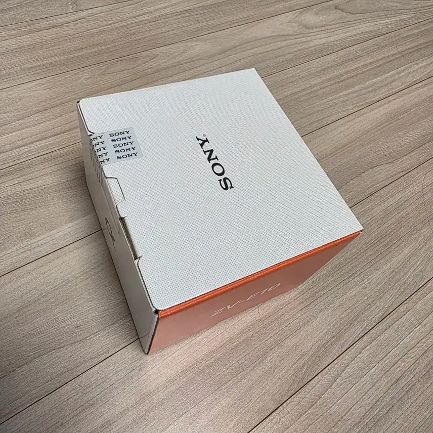 소니 zv-e10 화이트 미개봉 렌즈있음!!!